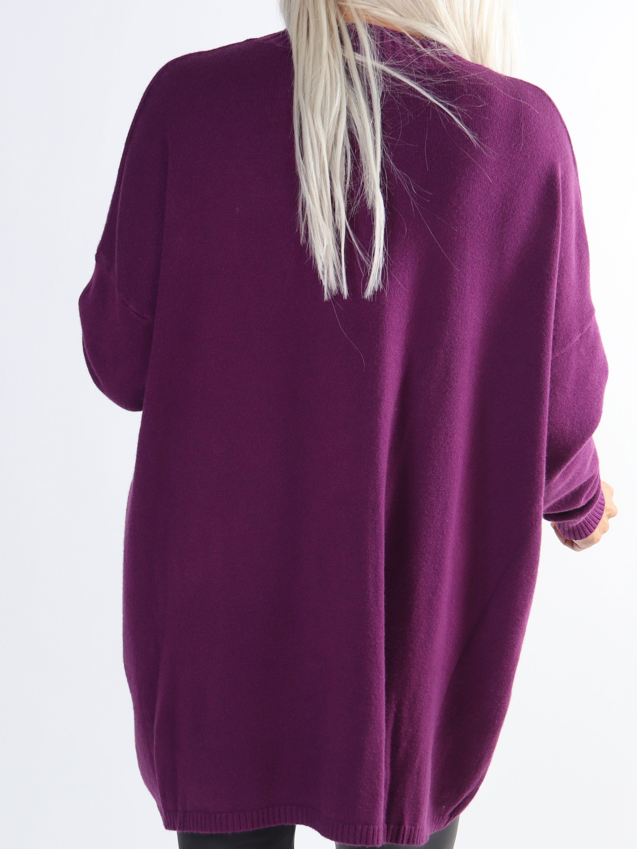 Amora - Lang blød plus size strikbluse